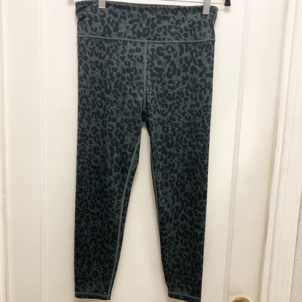 GapFit Eclipse High Rise Cheetah Print Leggings